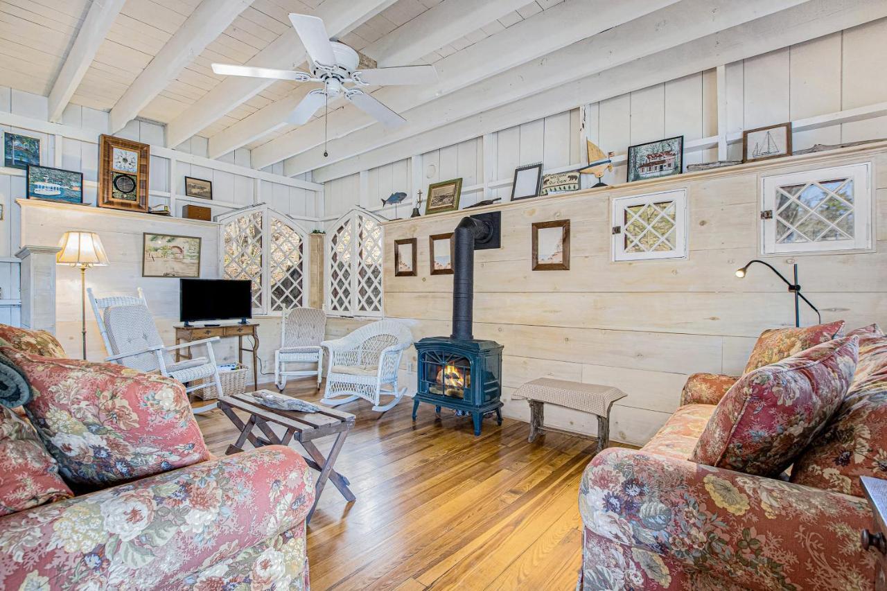 Anna'S Cottage Saugatuck Extérieur photo